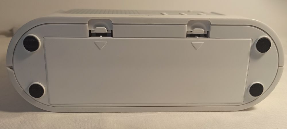 (1)Grundig Radio digital portabil DAB+ FM și (2)Radio SoundMaster