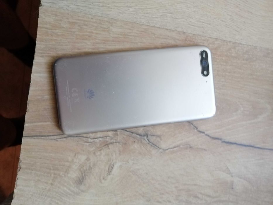Телефон Huawei Y6
