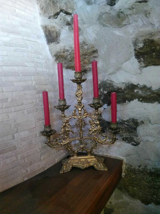 Продавам Френски бронзов свещник в стил РОКОКО