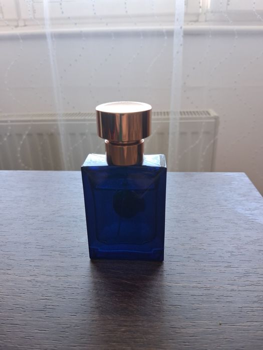 Vând parfum Versace Dylan Blue