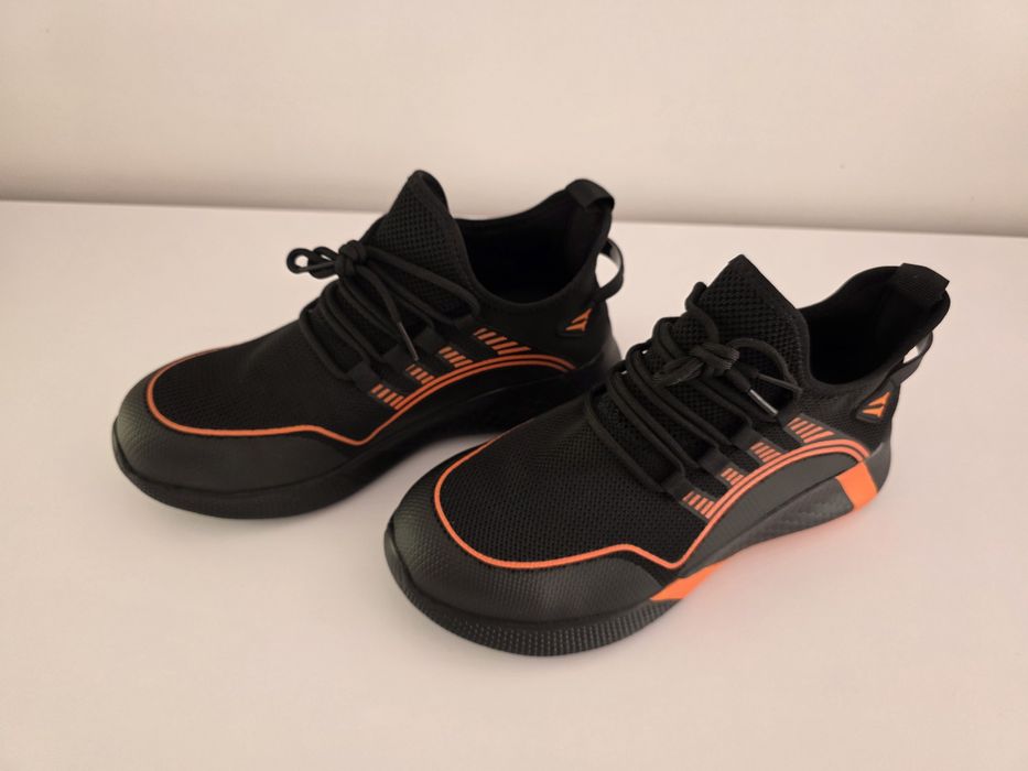 Работни обувки с метално бомбе