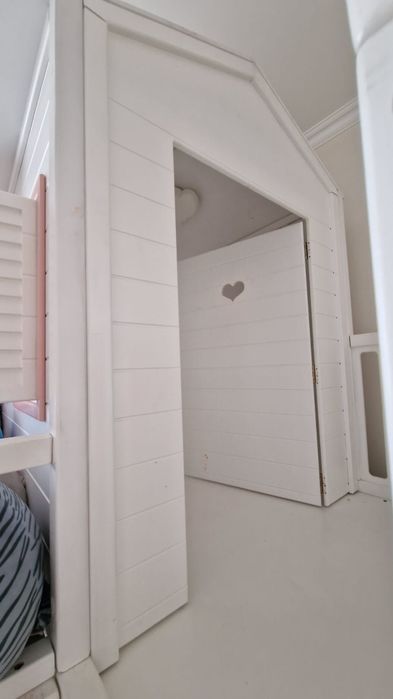 Продаю детский домик с горокой