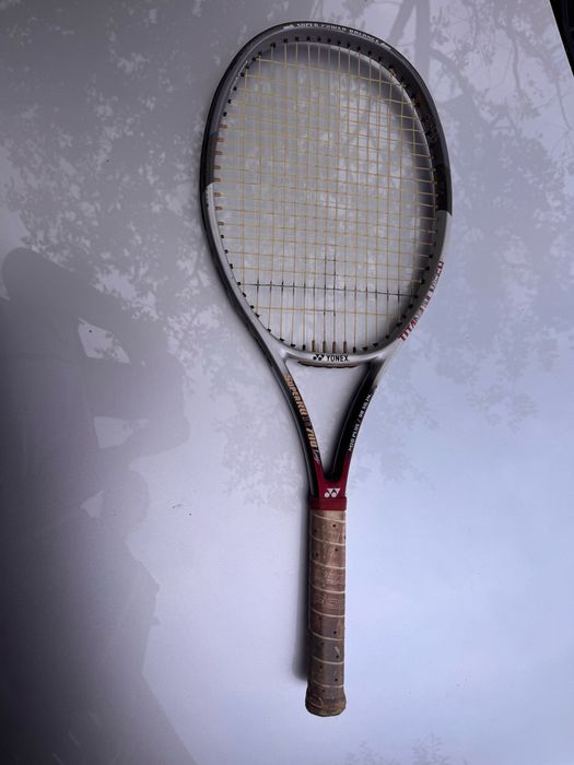 Ракети за тенис на корт