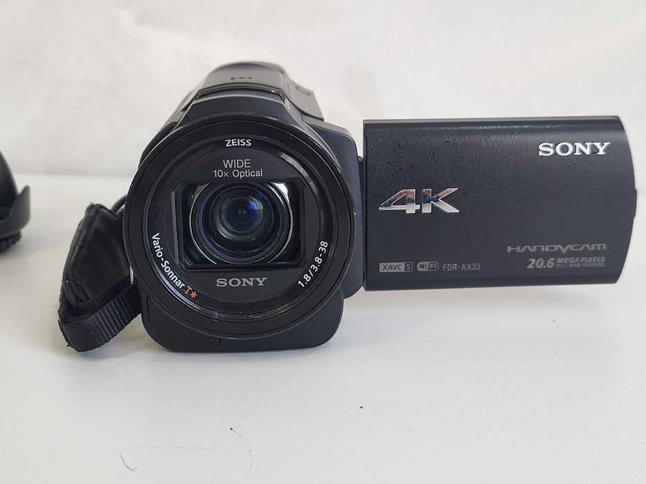 Видеокамера Sony FDR-AX33