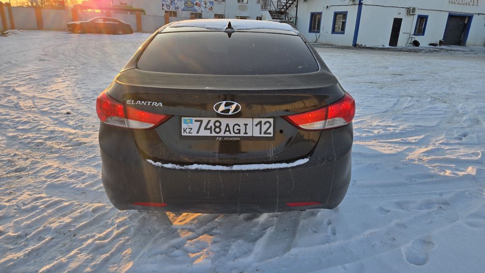 Hyundai Elantra 2011