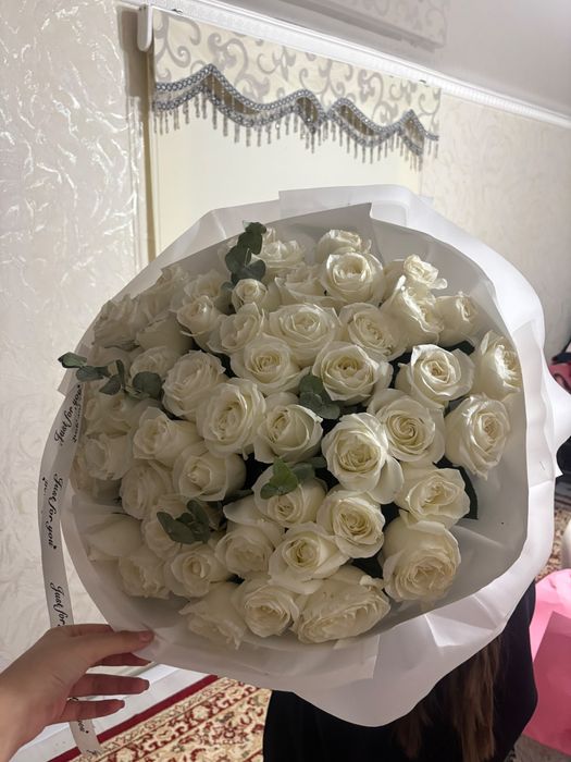 Свежий букет сегодня покупали
