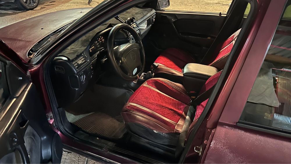 Opel Vektra(opel vektra) 2.0-1993год