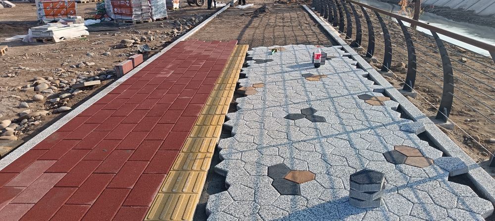 Асфальтирование любых тип дорог, а также благоустройство.