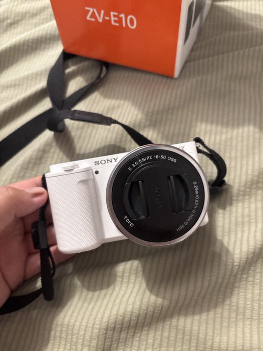 Sony ZV-E10 в идеальном состоянии