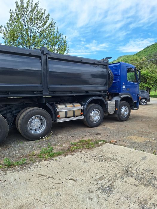 Vand Volvo 8x4 Tracker cu lama sararita