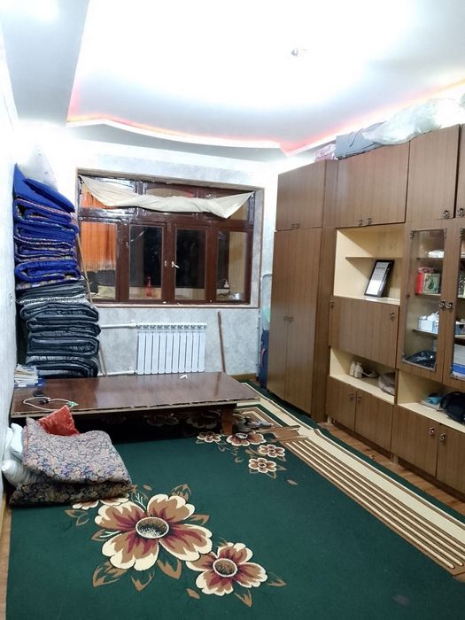 Uy sotiladi 3 xonali chirchiq sh. 8m.r