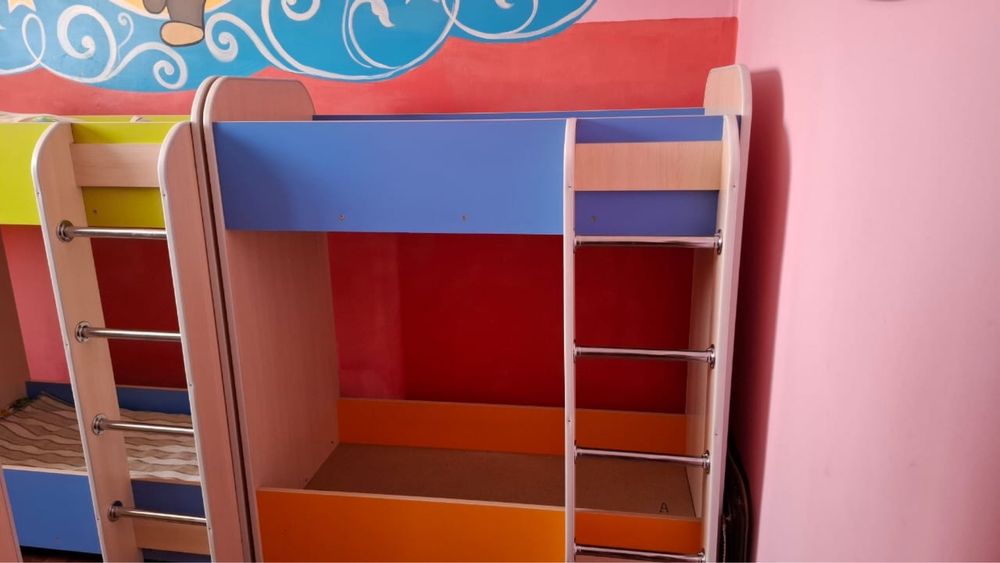 Продам двухъярусный кровать