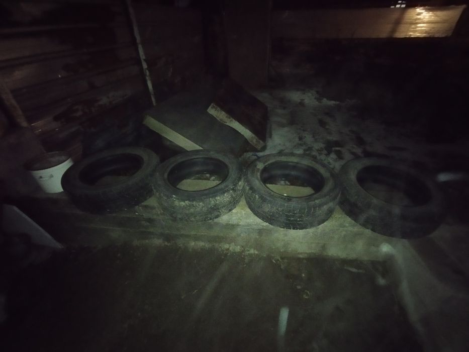 Продам  зимнею резину r15