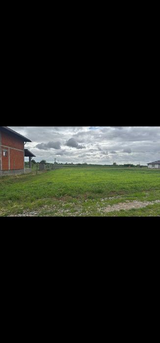 Vand 3 parcele a cate 8 ari in Botiz