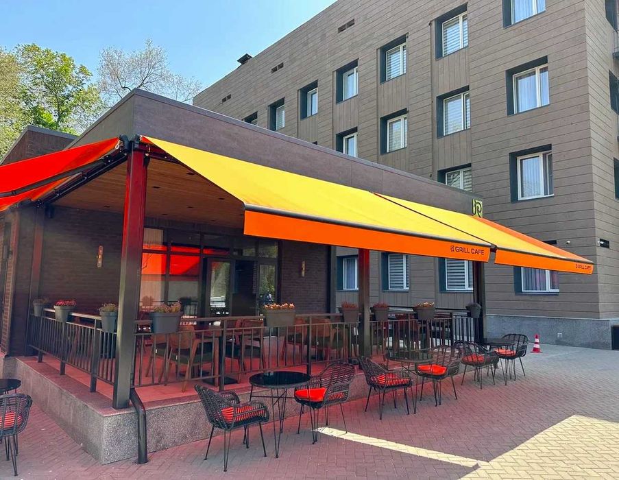 Маркизы террасные для ресторанов.