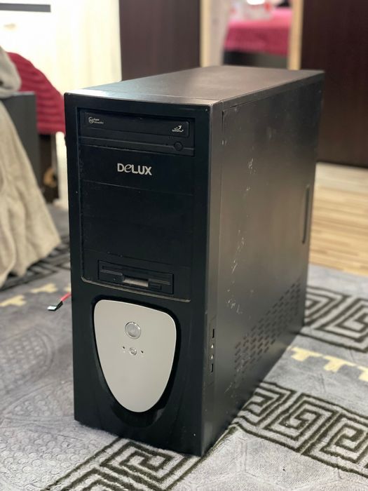 Продавам компютер DELUX