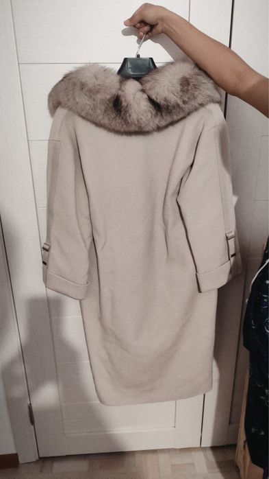 Пальто бежывый цвет