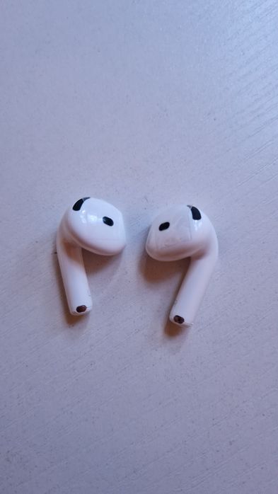 AirPods 4 ANC stare impecabilă