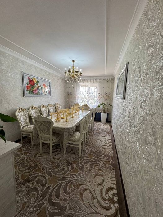 Продаётся квартира 4 комнатная в шайхантахуроском районе