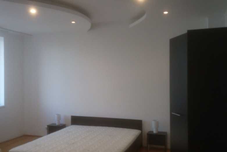 Дава се под наем Тристаен апартамент в Пловдив, Остромила - 88 кв.м за 270.3 € - Снимка #4