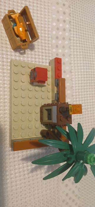 Lego Minecraft original cu 4 figurine Minecraft