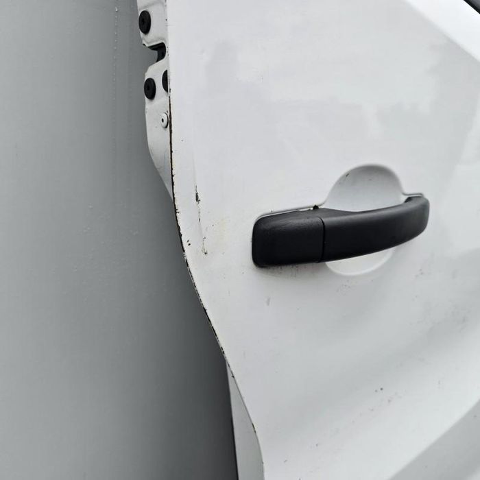 Portiera usa fata dreapta dezechipata Nissan NV300