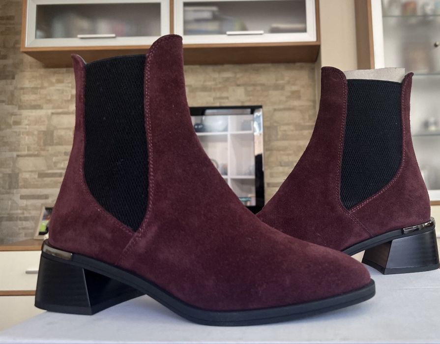 Дамски боти от велур