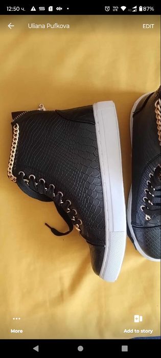 Красиви боти със златисти елементи,номер 36 и номер 39,друг модел.