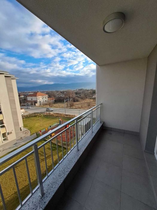 От собственик Нов 116 кв.м. тристаен апартамент с гараж