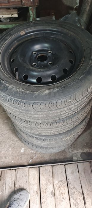 Продам четыре болона вместе с дискоми. На Ласети.  195/60R15