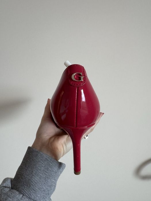 Токчета Guess