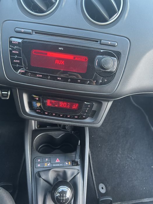 Seat Ibiza 1.4 бензин Подгрев на седалките /ПАРКТРОНИК