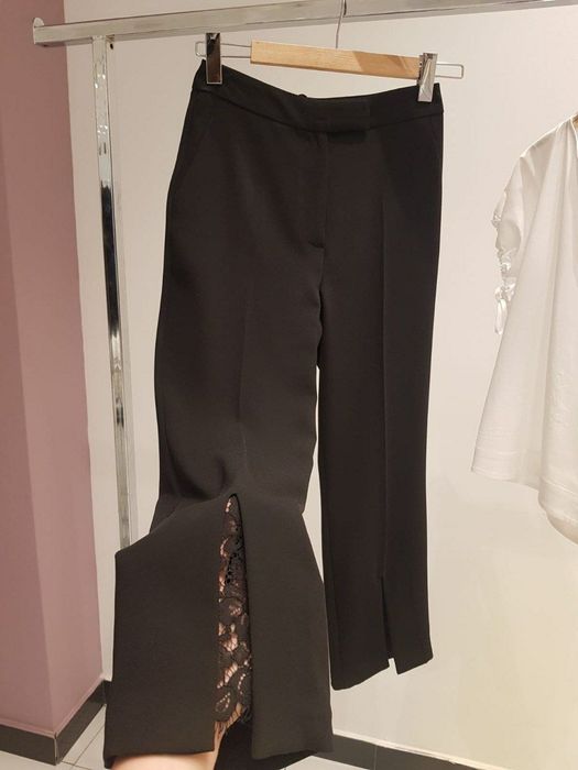 Красивые брюки новые.