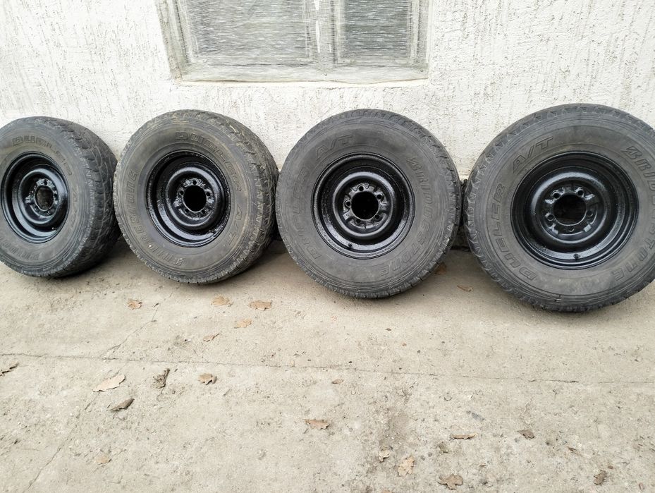 Шины 31 10.50 r15 на дисках УАЗ.