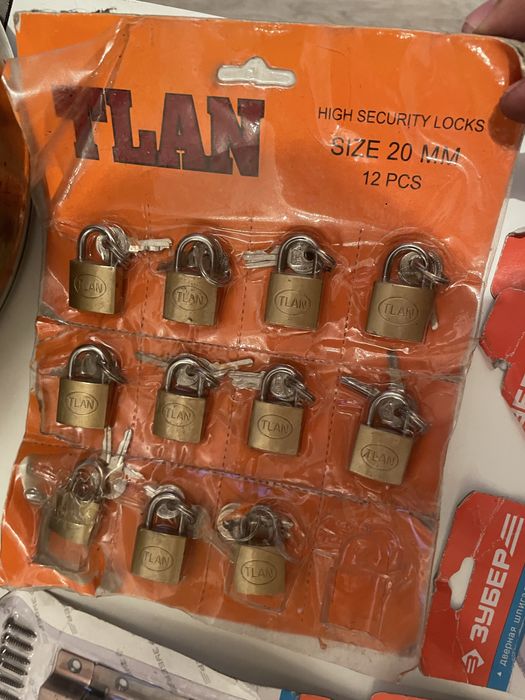 Щеколды, пелти замки