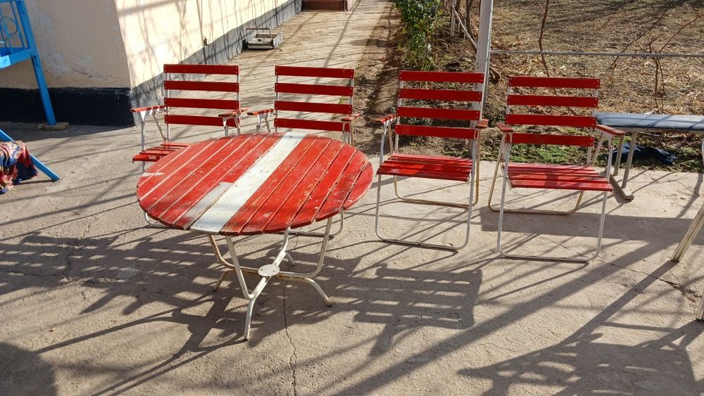 Bu stol stullar  chotkiy