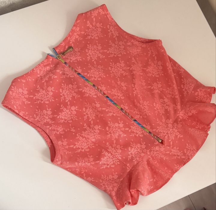 Топ с кружевными вставками