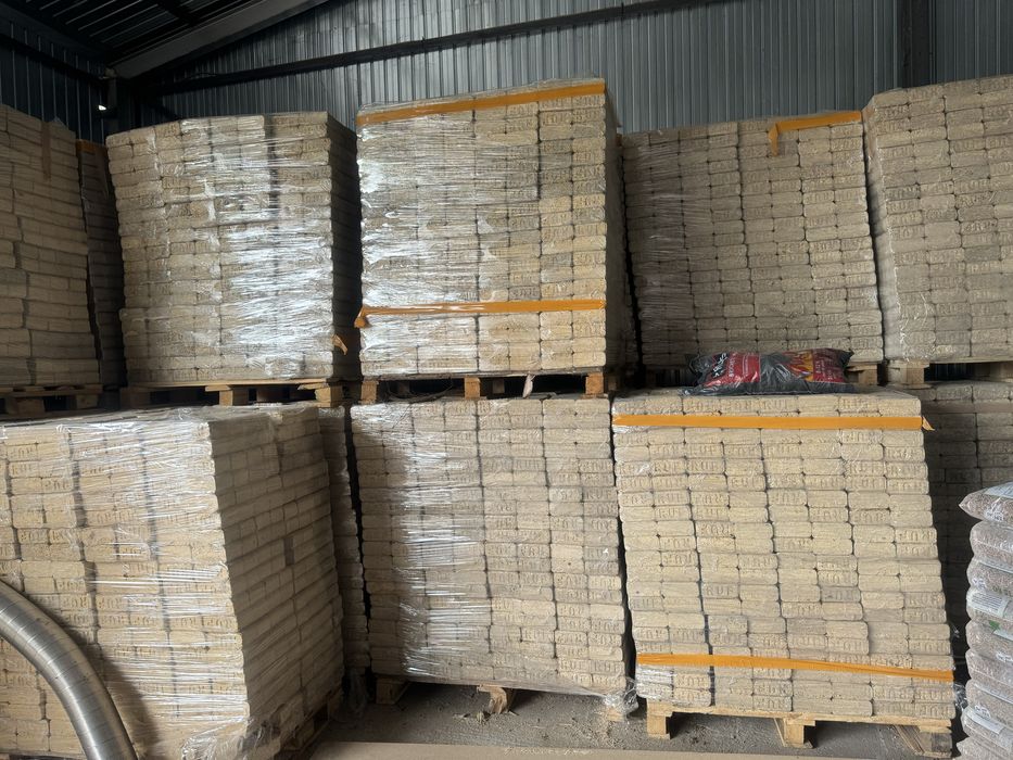 Fabrica peleți și bricheți