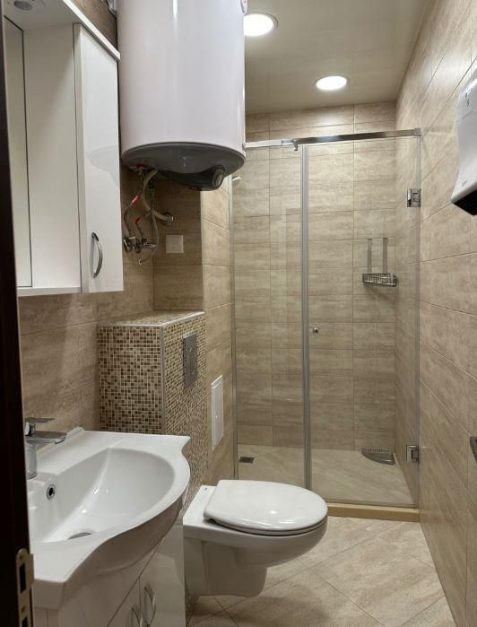 Дава се под наем Двустаен апартамент в Варна, Бриз - 60 кв.м за 550 € - Снимка #3