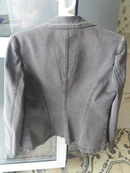 Джинсовый пиджак с юбкой