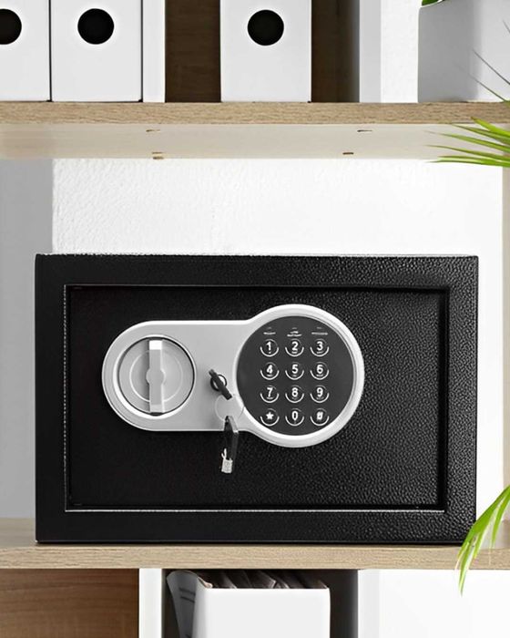 Дигитален сейф, стоманена конструкция, достъп с код/ключ, 31x20x20см