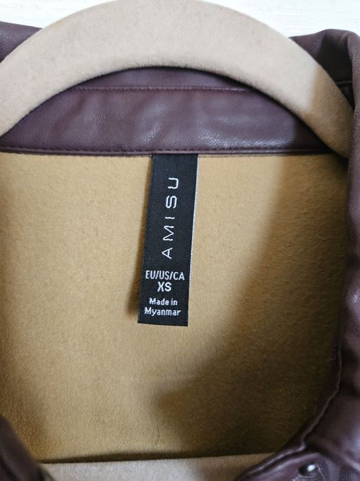 Дамска кожена бордо риза с колан