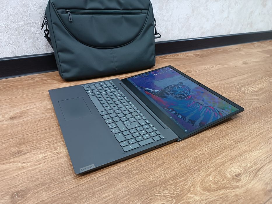 Ноутбук LENOVO 2023 г.в + Сумка.