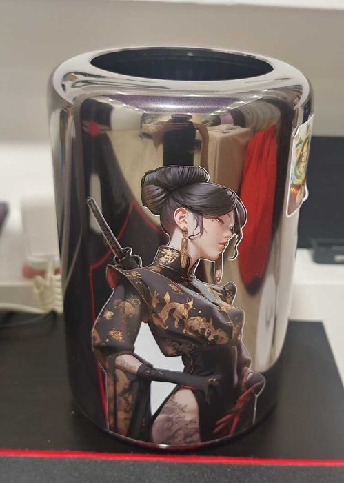 продам Mac Pro 2013 /10ядер/64Gb/D500 3Gb