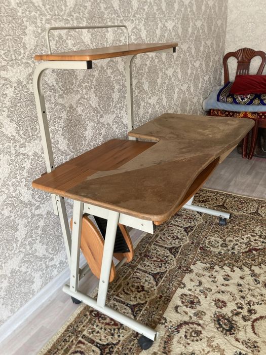 Компьютерный стол