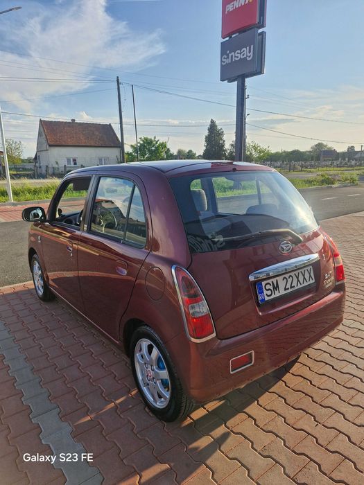 2 X Daihatsu Trevis