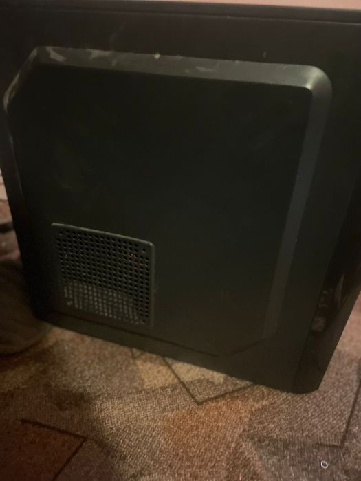 Vând calculator de gaming