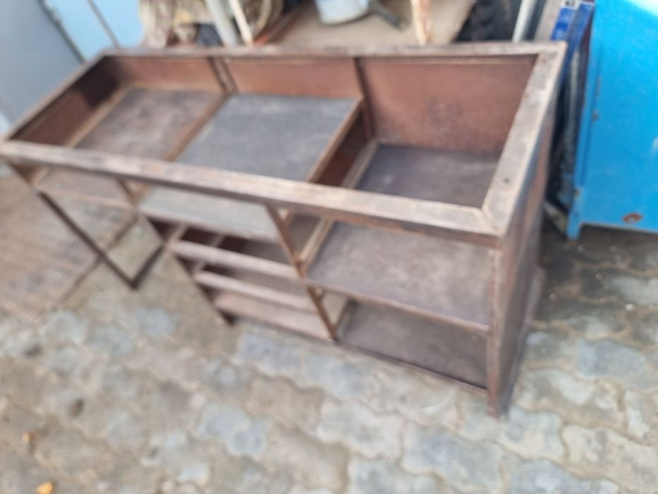 Срочно продам столы,ЛДСП