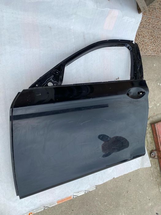 Ușă stânga față bmw f10.