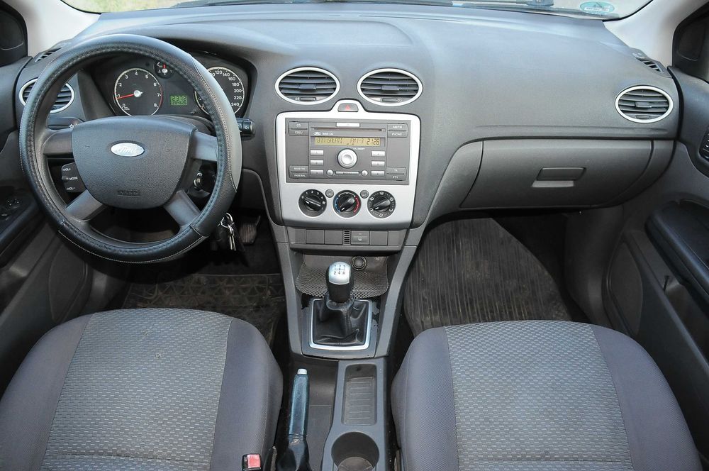 FORD Focus 2006 1.6i 101 CP E4 AC, inmatriculat proprietar in acte ofer fiscal